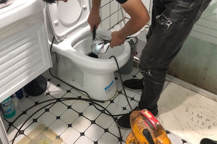 蓟州马桶堵塞自己疏通还是找师傅？专业上门服务让你省时更省心